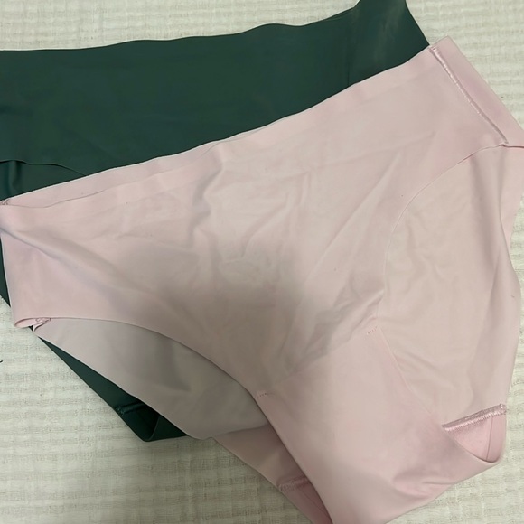 NWOT Lululemon panties bundle - Picture 2 of 6